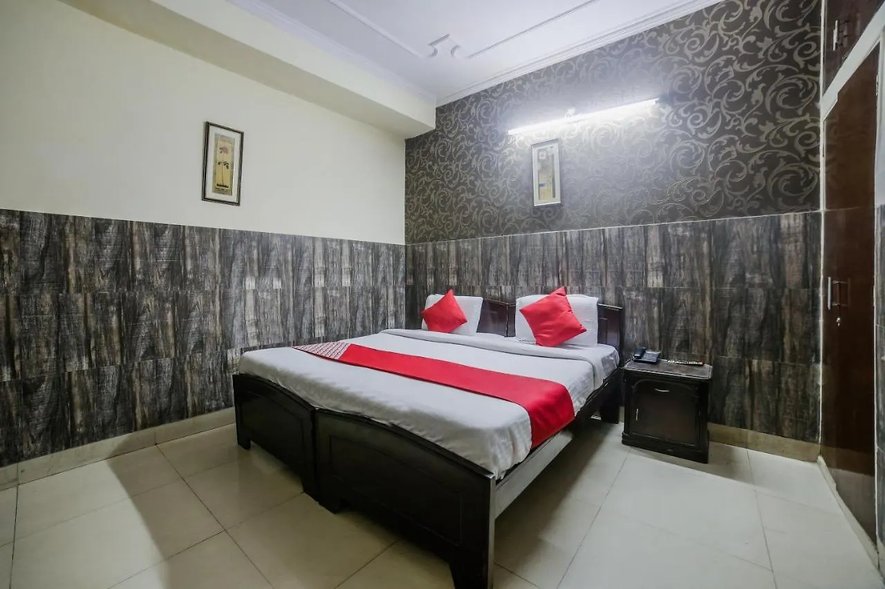 Oyo Downtown Inn Near Leisure Valley Park Gurgaon Hotel
