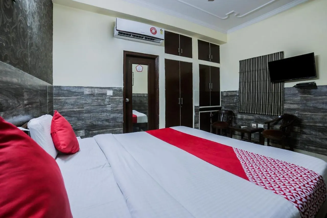 Oyo Downtown Inn Near Leisure Valley Park Gurgaon 3*,  India