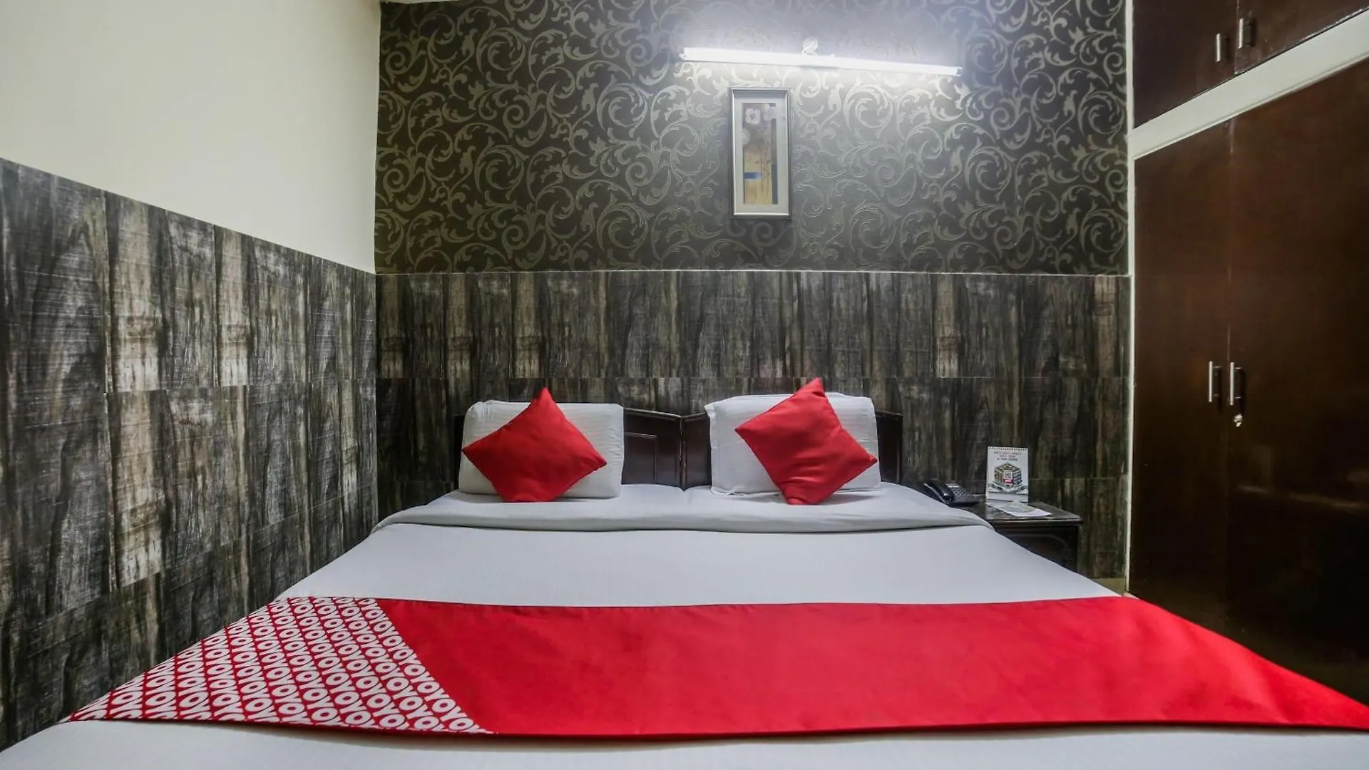 *** Hotel Oyo Downtown Inn Near Leisure Valley Park Gurgaon India